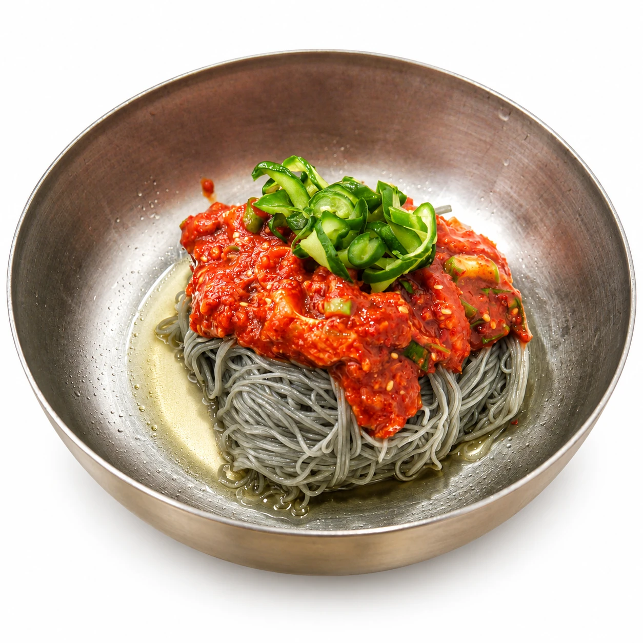 Serving suggestion for Korean cold-noodle mixing sauce